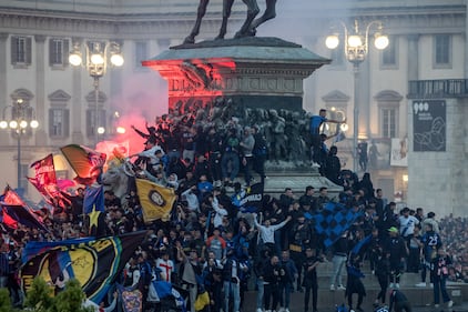 Milano si colora di nerazzurro: le immagini più bella della festa dell'Inter 24