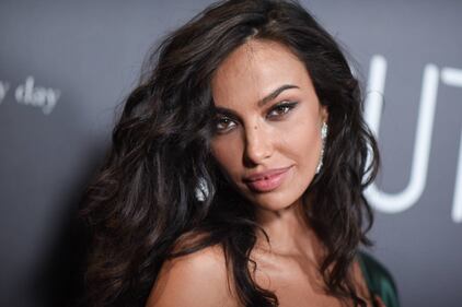 Madalina Ghenea, scollatura supersexy sul red carpet 71