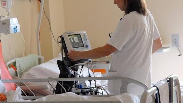 Empoli, ospedale non ha più sacche di alimentazione per malati di Sla
