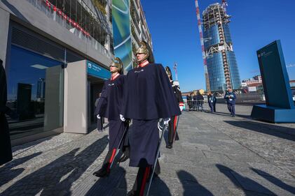 Mattarella al Villaggio olimpico di Milano 1