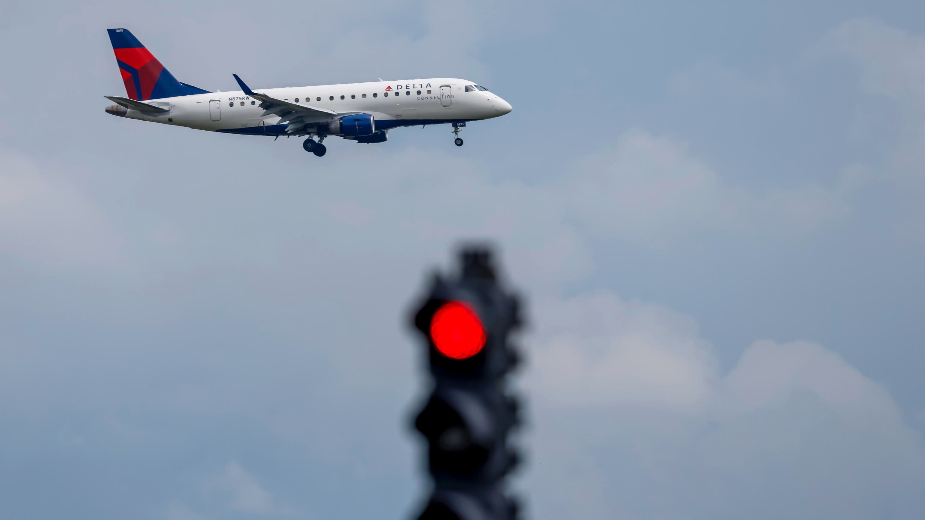 Paura sul volo Milano-Atlanta. Forte turbolenza: cos'è successo