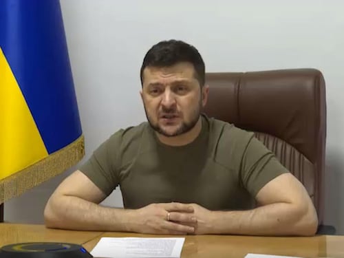 Zelensky, il leader è al bivio: dovrà cedere senza perdere