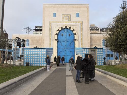 Benvenuti a Milano, Tunisia: una porta islamica in città