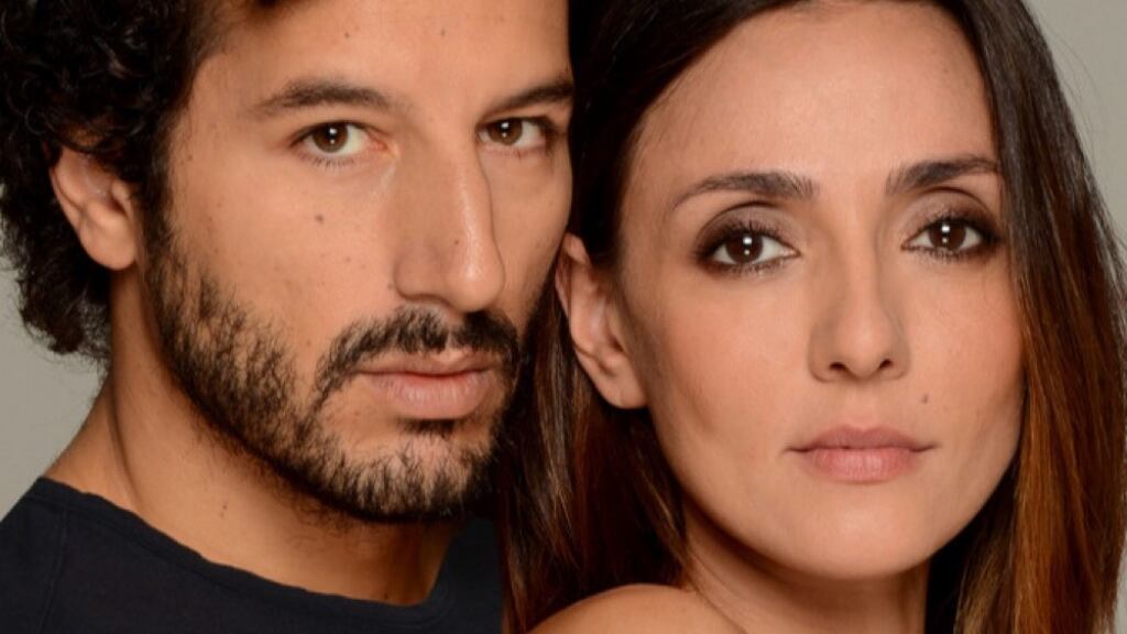 "Notte di fuoco con Francesco". Ambra Angiolini paparazzata col nuovo amore