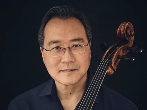 "Metto il mio violoncello al servizio di chi oggi è rimasto senza musica"