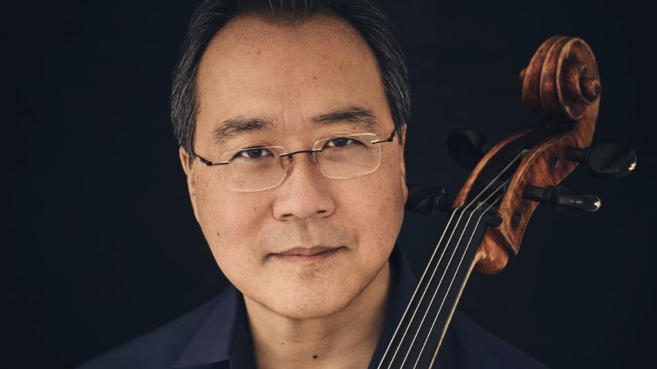 "Metto il mio violoncello al servizio di chi oggi è rimasto senza musica"