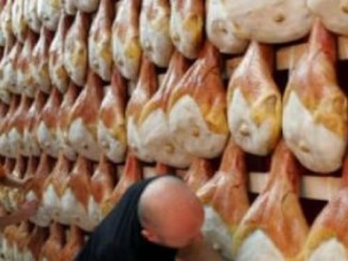 La sottomissione che cancella la nostra storia