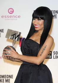 Nicki Minaj, padrona di casa dai mille costumi  2