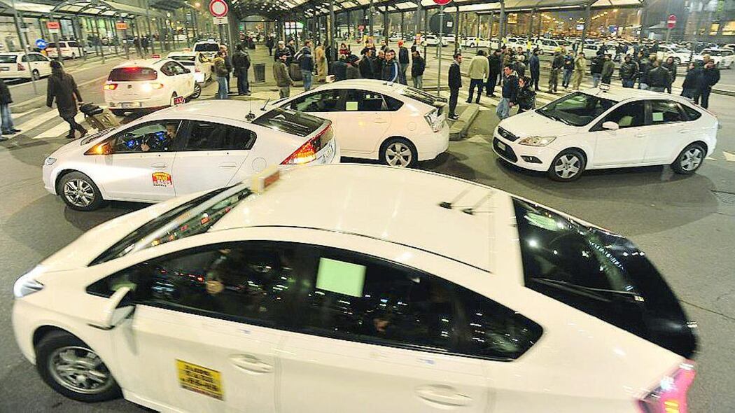 Taxi, più controlli su abusivi e movida