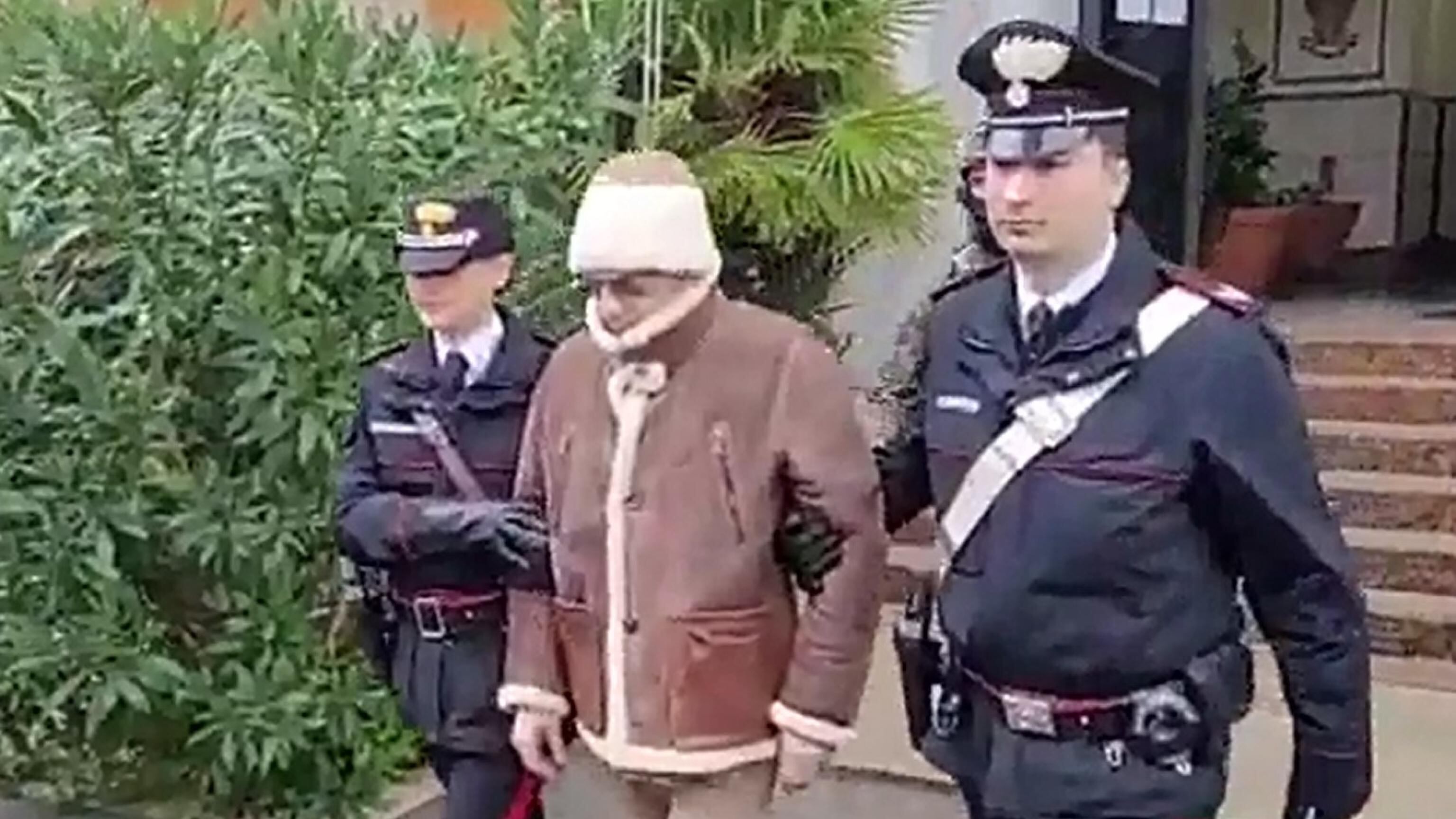 Le lettere da "re della malavita": chi si nasconde dietro Matteo Messina Denaro