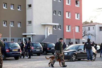 I gendarmi entrano in azione a Trèbes 8