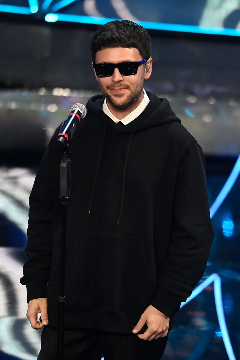 Sanremo 2024: ecco il look della prima serata del Festival da Gazzelle 4