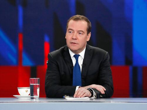 "Nonno Biden ha sbagliato...". Lo sberleffo di Medvedev alla Casa Bianca