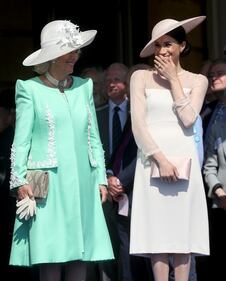 Meghan Markle solare alle celebrazioni per Carlo 10