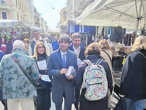 Verso il rush finale tra la "Freccia" di Fi, i gazebo leghisti e Fdi nei mercati