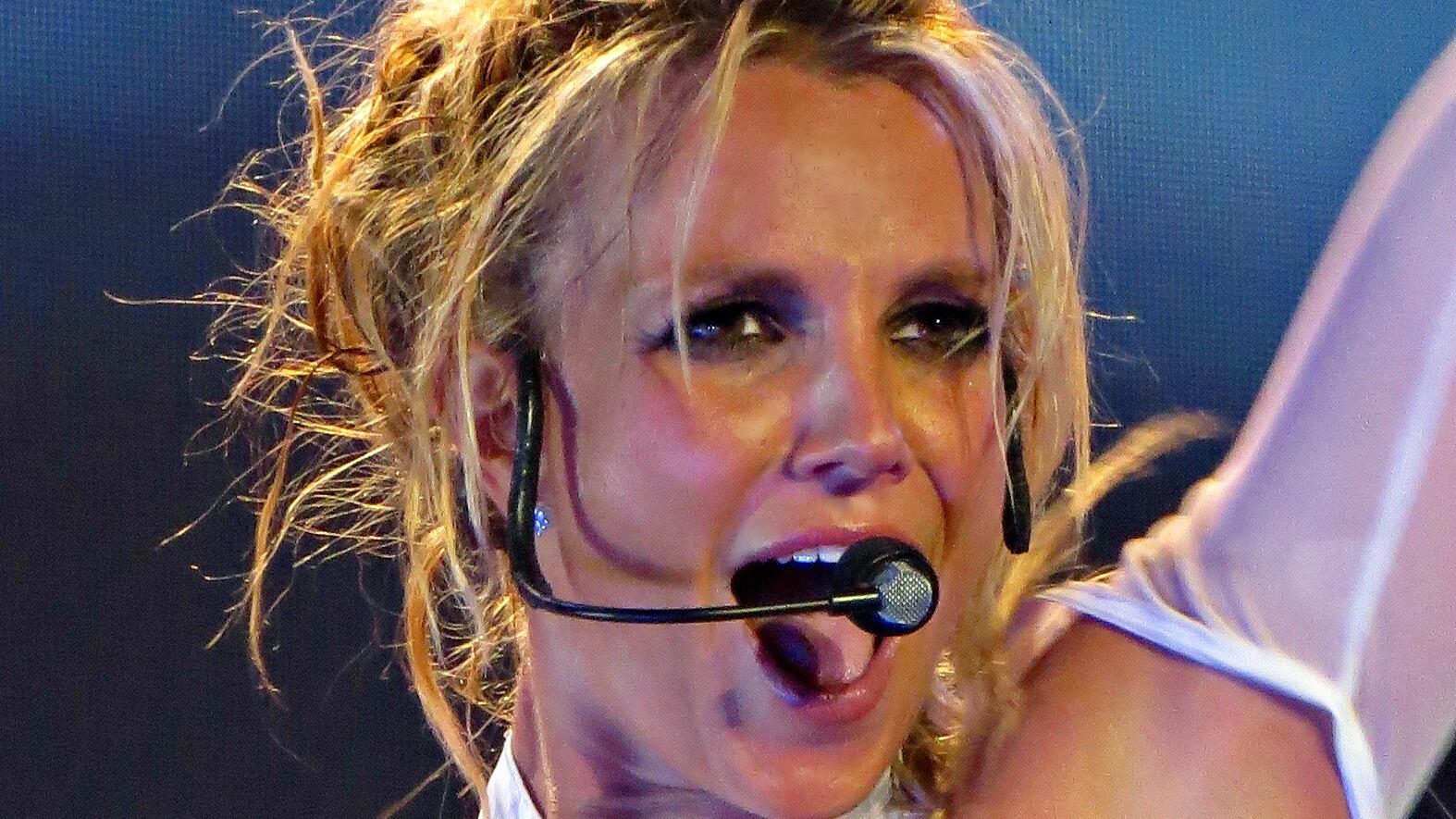 Britney Spears non canterà più dal vivo: parla il suo manager