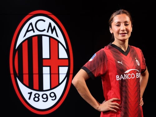 Dall'Afghanistan al Milan: Nadia la chirurga goleador