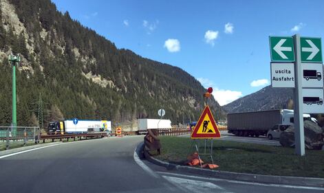 L'Austria erige il muro al Brennero 6