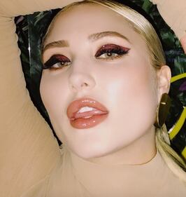 Hayley Hasselhoff: un seno da Baywatch 7