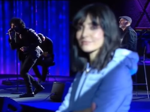Renga canta per Ambra. E l'emozione lo tradisce...
