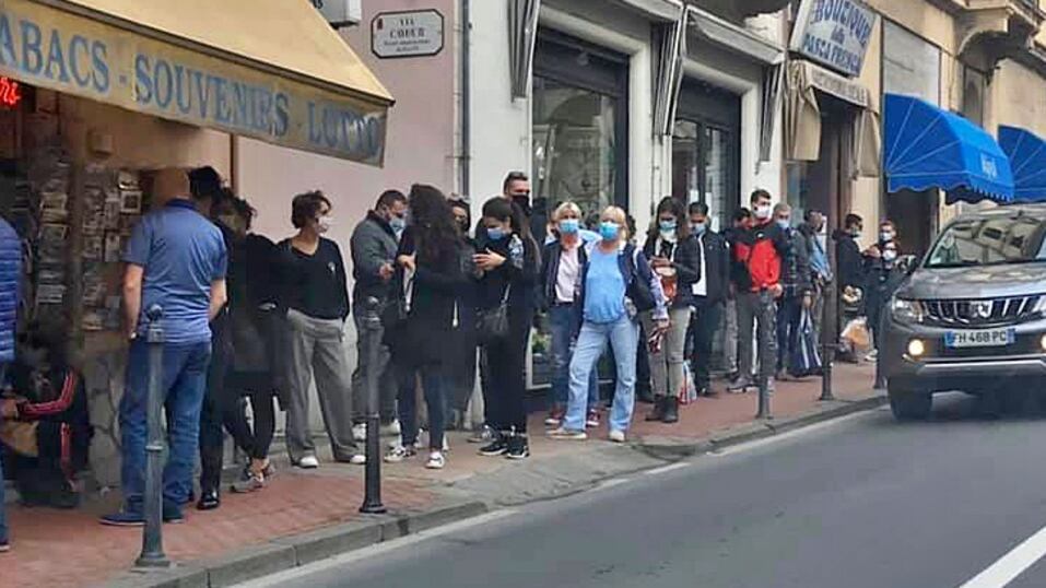 Francesi all'assalto delle tabaccherie italiane prima del lockdown