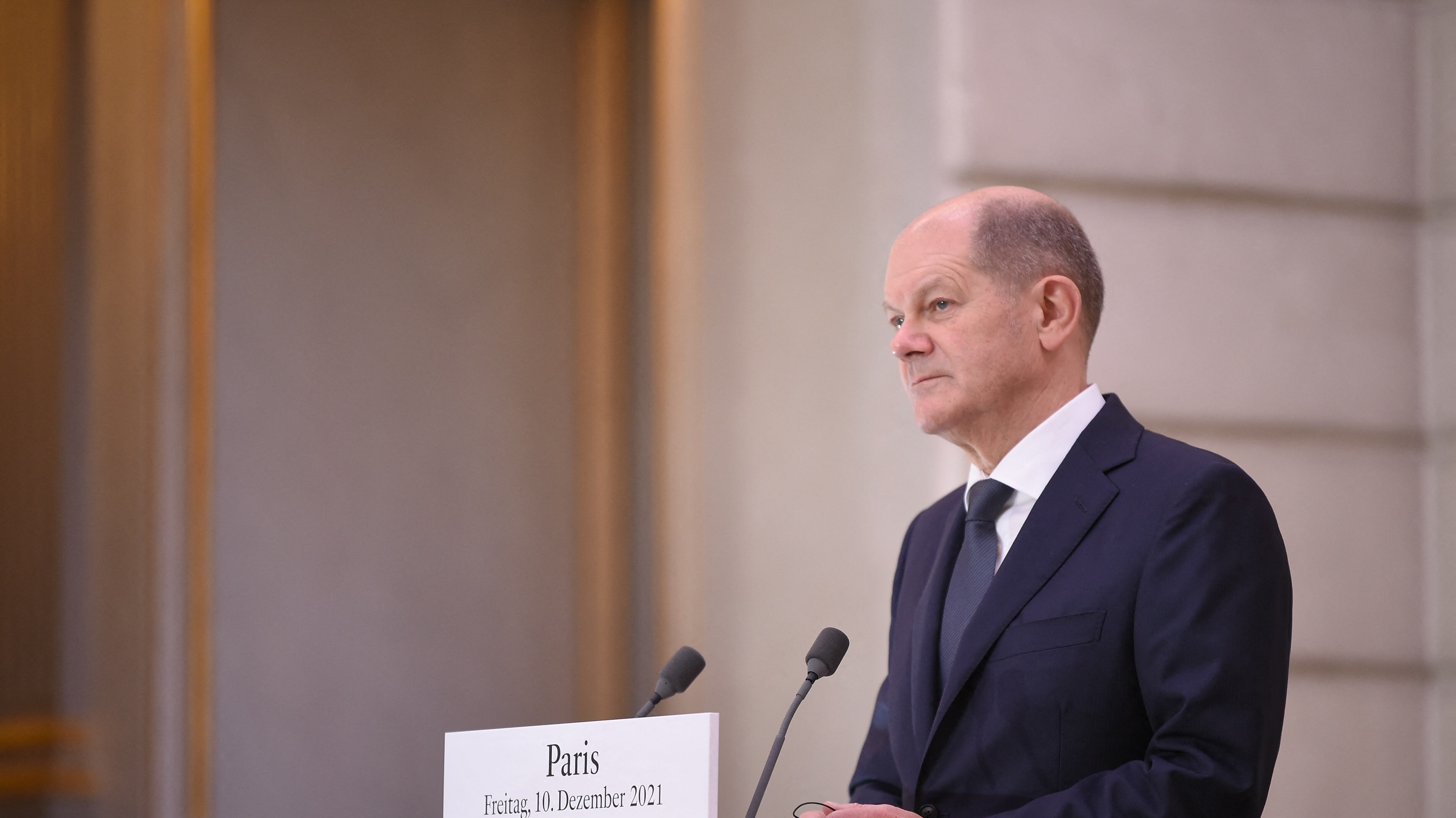 Scholz da Macron: l'Ucraina non si tocca