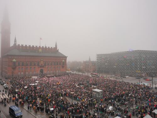 Danimarca in piazza per dire "no" a Trump: le immagini delle proteste per la Groenlandia