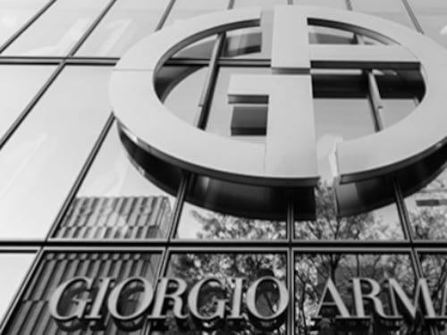 Armani allarga gli occhi su hotellerie e pelletteria