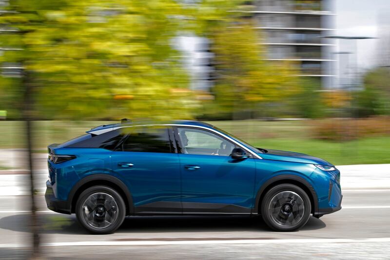 Nuova Peugeot 3008, guarda tutte le foto 2