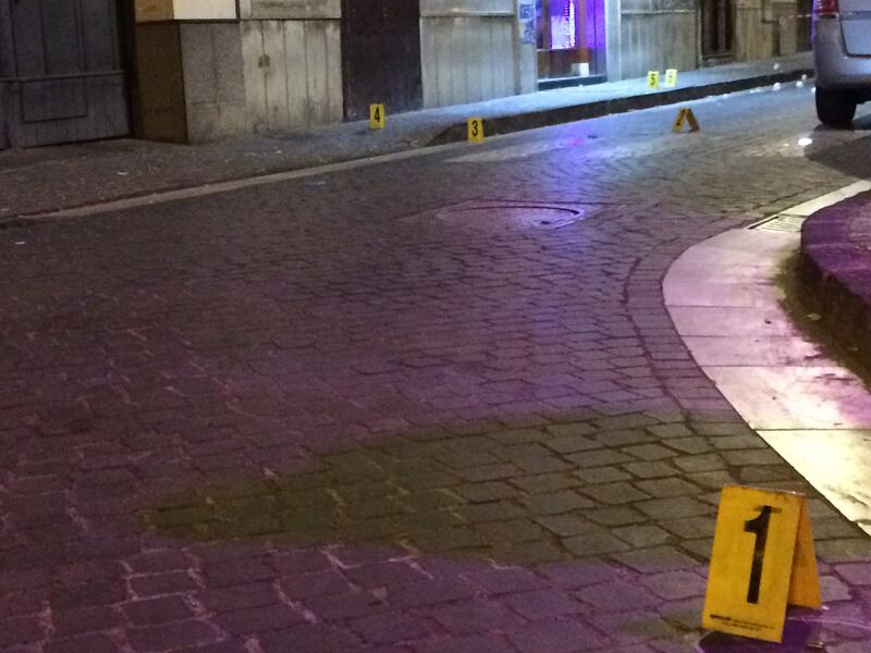 Sparano e colpiscono un innocente: i carabinieri sulla scena del crimine 3