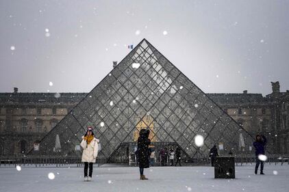 Lo spettacolo della neve a Parigi 8