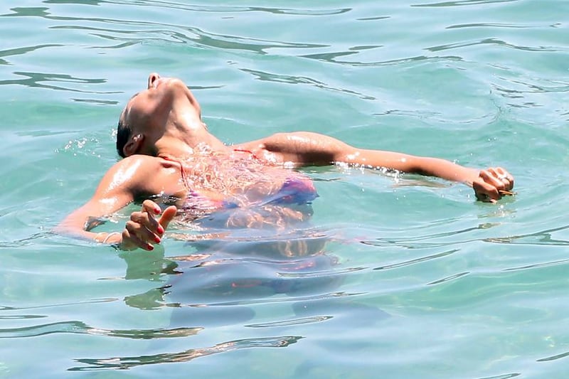 Martina Colombari sexy nella vita di tutti i giorni 29