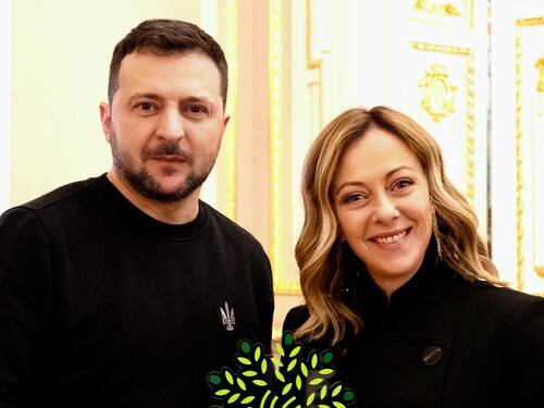 Zelensky all'attacco dei filorussi italiani: "Se a Odessa ci fosse stata Meloni?"