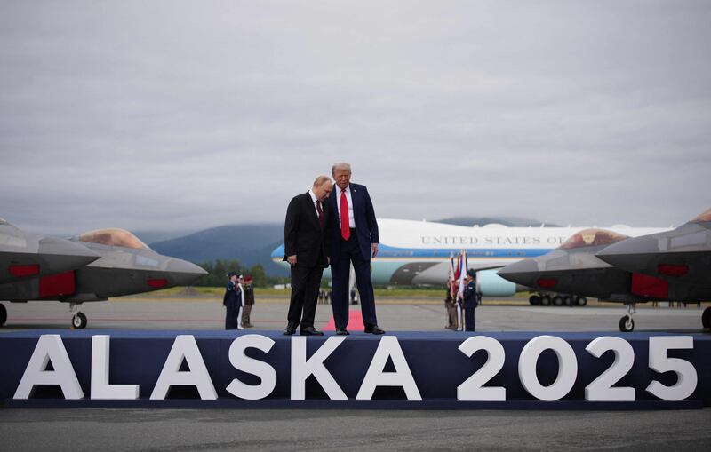 L'incontro tra Trump e Putin: le immagini del vertice 11