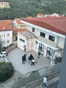 Odio e minacce contro Meloni: vandalizzato il teatro di Ozieri 4