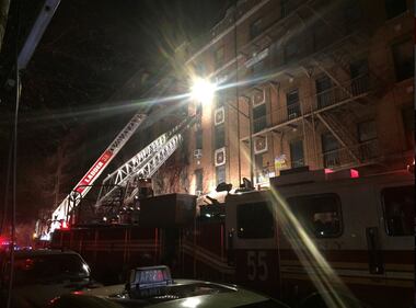 New York, brucia un intero palazzo nel Bronx 5