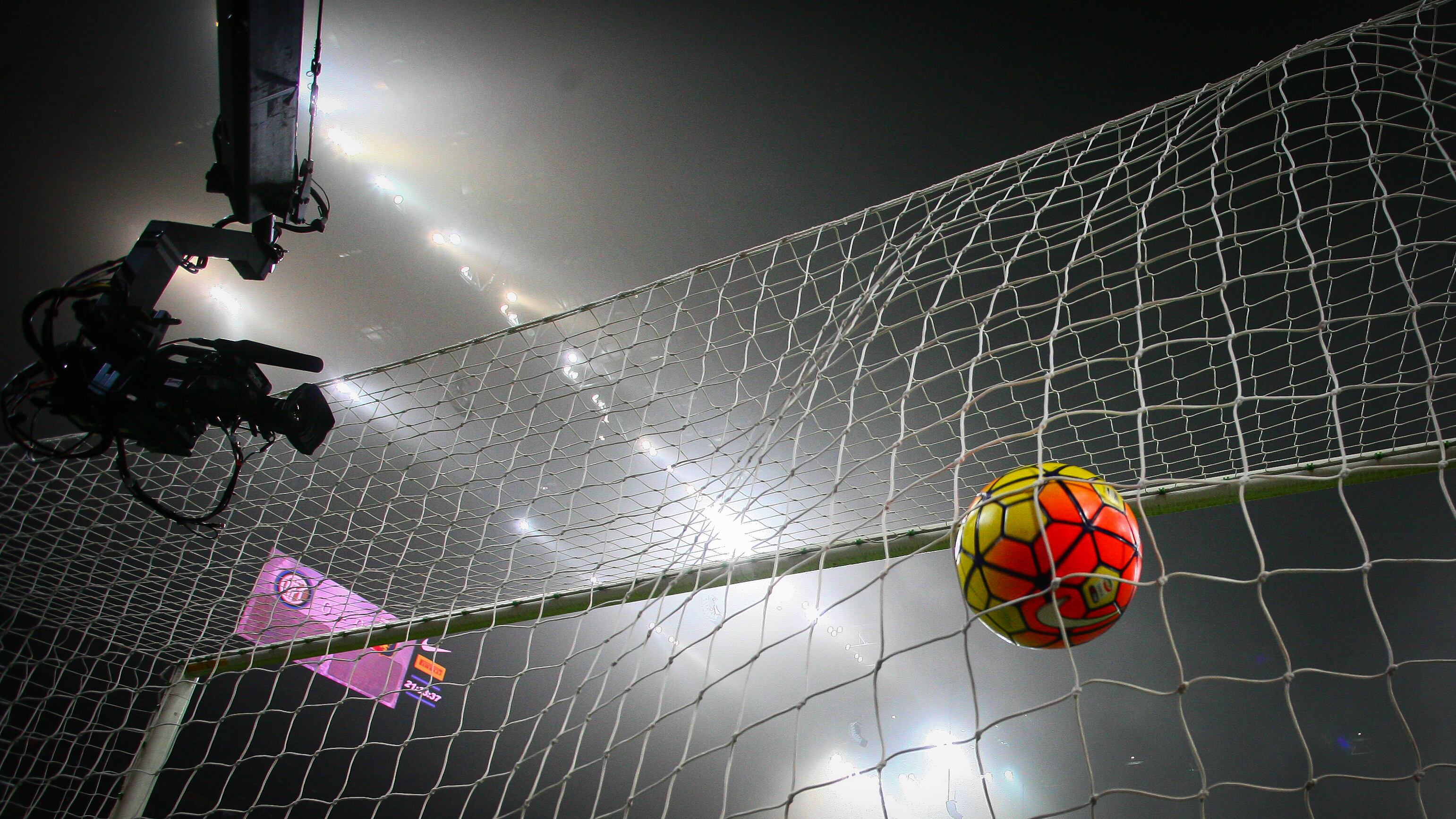 Calcio in tv, che choc. Niente gol fino a sera. Addio a 90° Minuto?