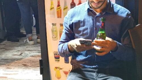 Napoli, nelle notti di piazza Bellini 6