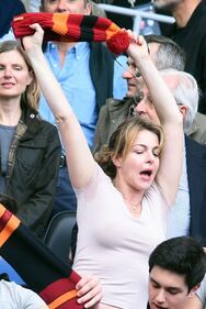 Claudia Gerini, tifosa hot allo stadio 9