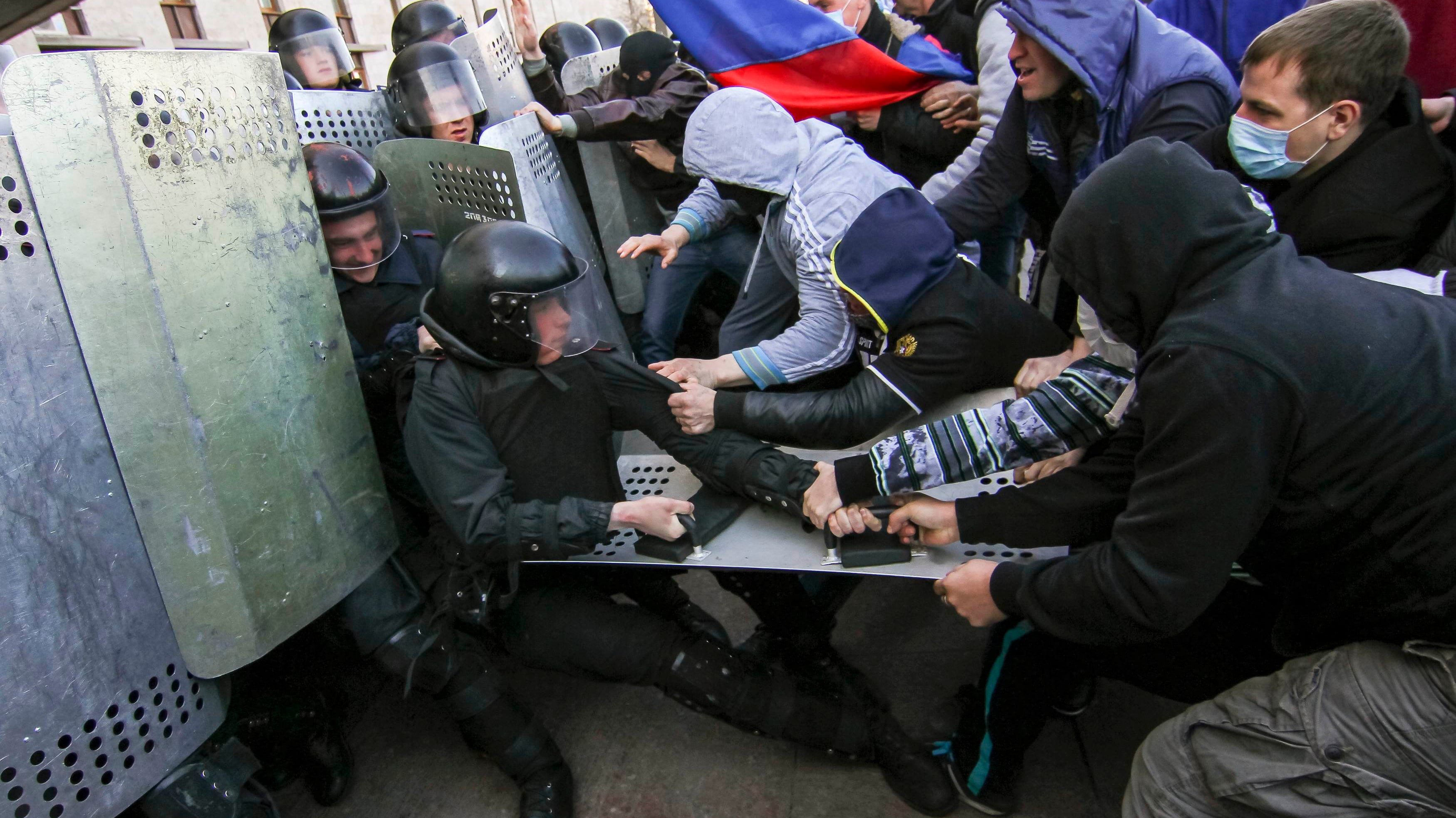 Ucraina, filorussi proclamano la Repubblica di Donetsk