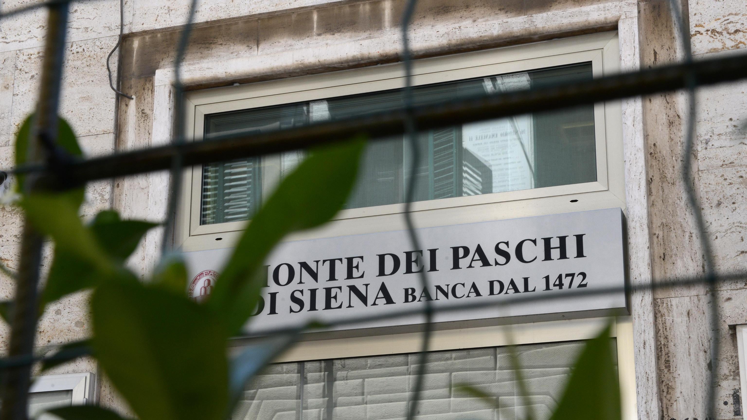 Così la banca finanziava le salamelle del Pd