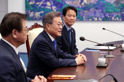 Vertice Kim-Moon, la stretta di mano tra i due leader 9