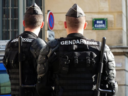 Francia, grida "Allah Akbar" e poi accoltella donna davanti all'asilo