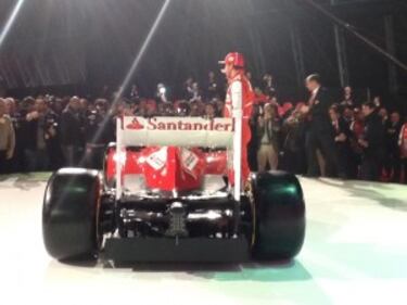 La nuova Ferrari F138 1