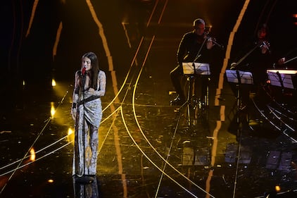Sanremo 2024: ecco il look della quarta serata del Festival di Angelina Mango 3