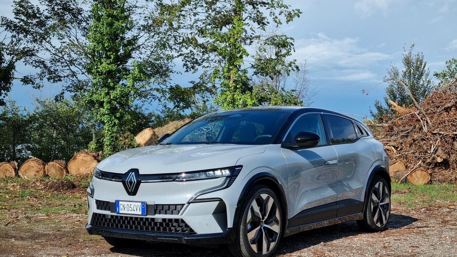 Renault Megane E-Tech Electric 220 CV: come va, autonomia reale e consumi