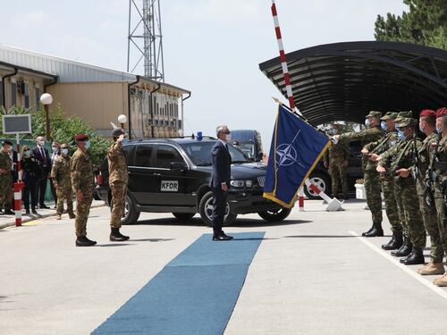 Il generale Federici accoglie il segretario Nato Stoltenberg