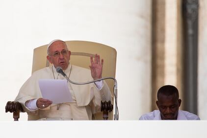 Papa Francesco con gli immigrati in San Pietro 18