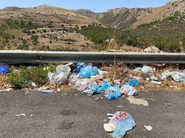 L'inferno di discariche abusive che feriscono la Sicilia  2