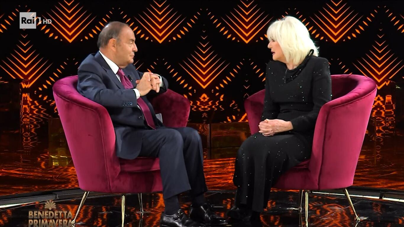 "Ridicolo", "È offensivo". Bufera del sindacato Rai su Bruno Vespa e Loretta Goggi